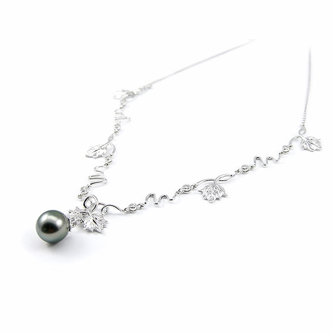 Flowers Tahitian Pearl Necklace